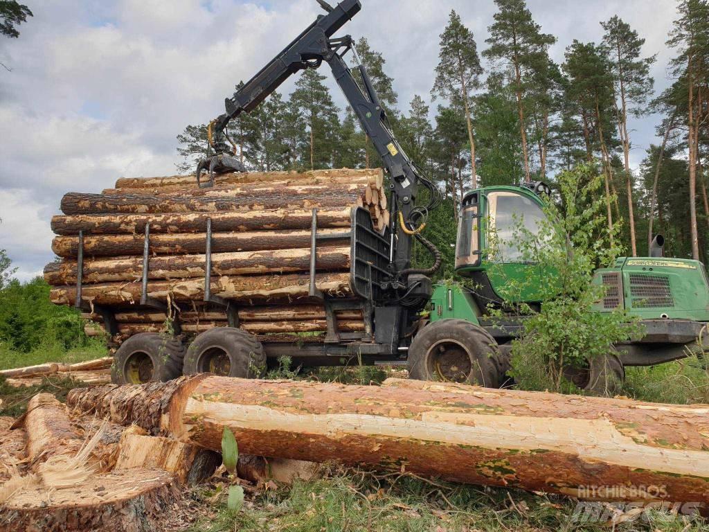John Deere 1110 E Udkørselsmaskiner