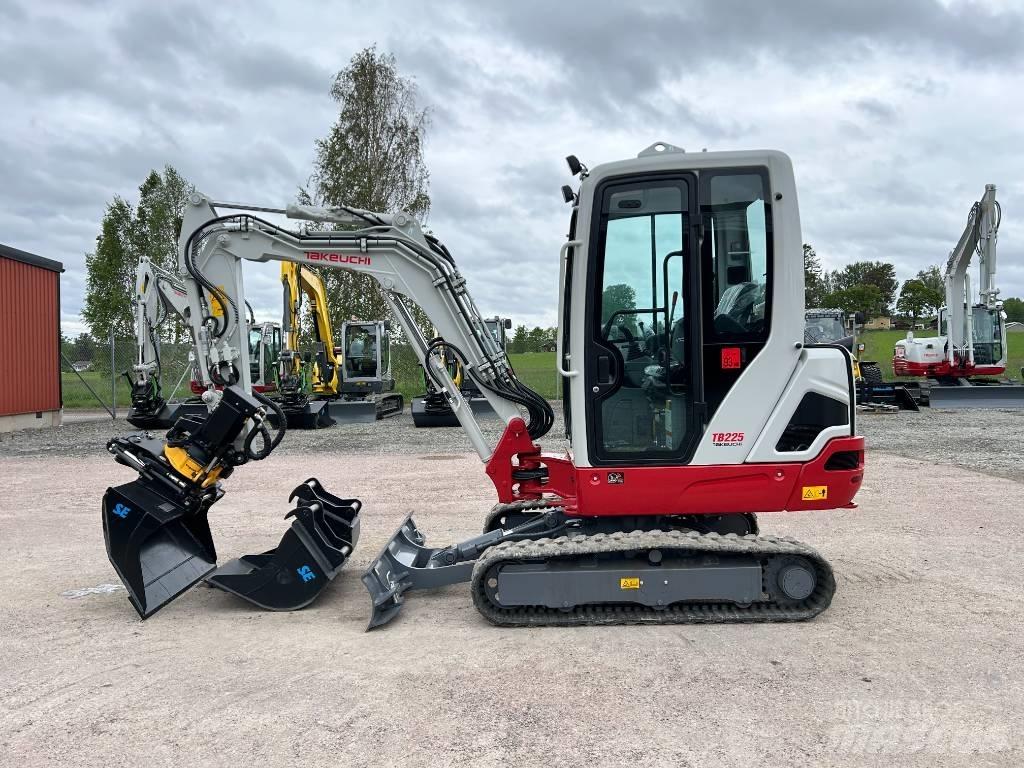 Takeuchi TB225 Minigravemaskiner