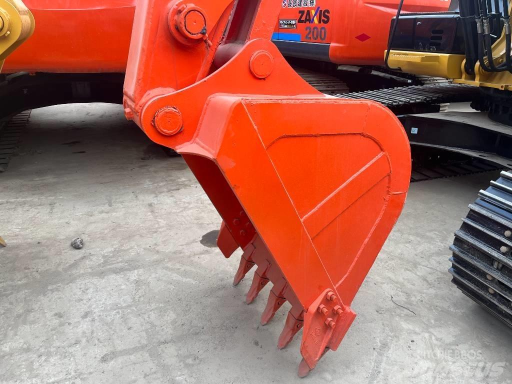 Hitachi 130 Gravemaskiner på larvebånd