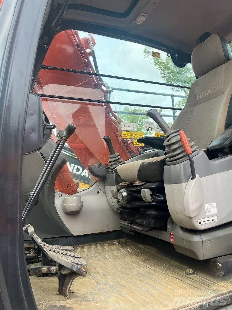 Hitachi 130 Gravemaskiner på larvebånd