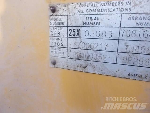CAT D 5 B Bulldozer på larvebånd