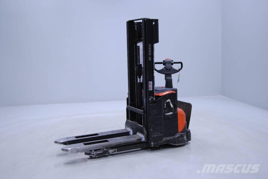 Toyota SWE140L Gaffelstabler med gående fører