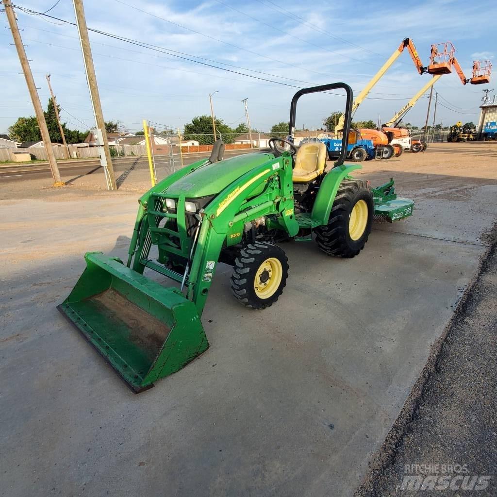 John Deere 3203 Kompakte traktorer