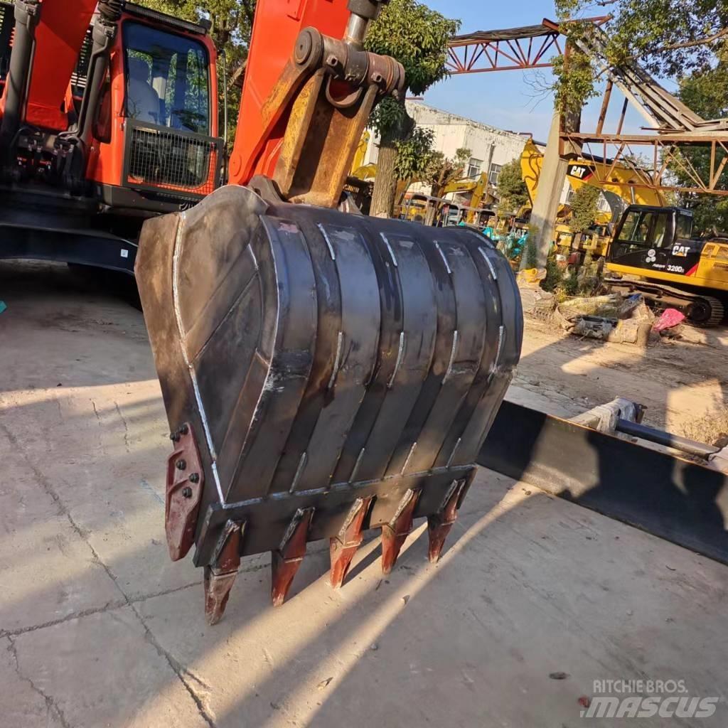 Doosan DX 225 LC Gravemaskiner på larvebånd