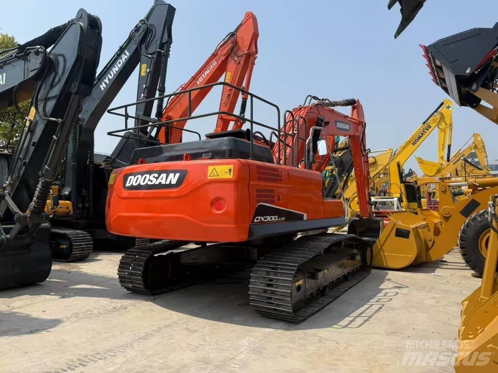 Doosan DX 300 LC Gravemaskiner på larvebånd