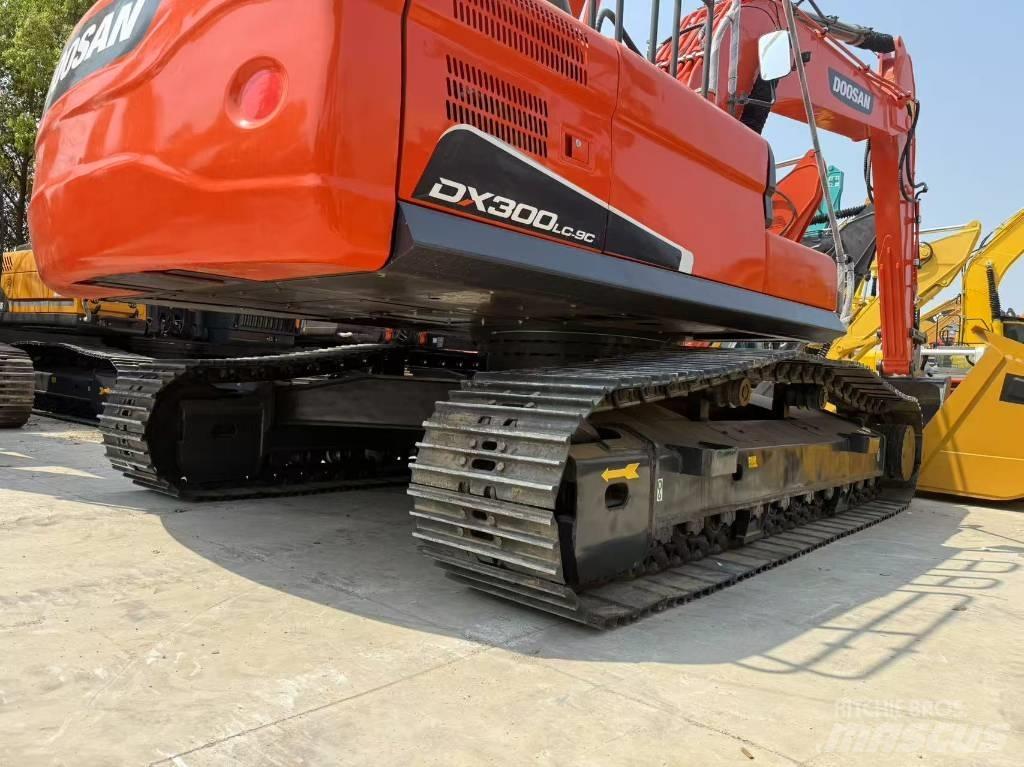 Doosan DX 300 LC Gravemaskiner på larvebånd