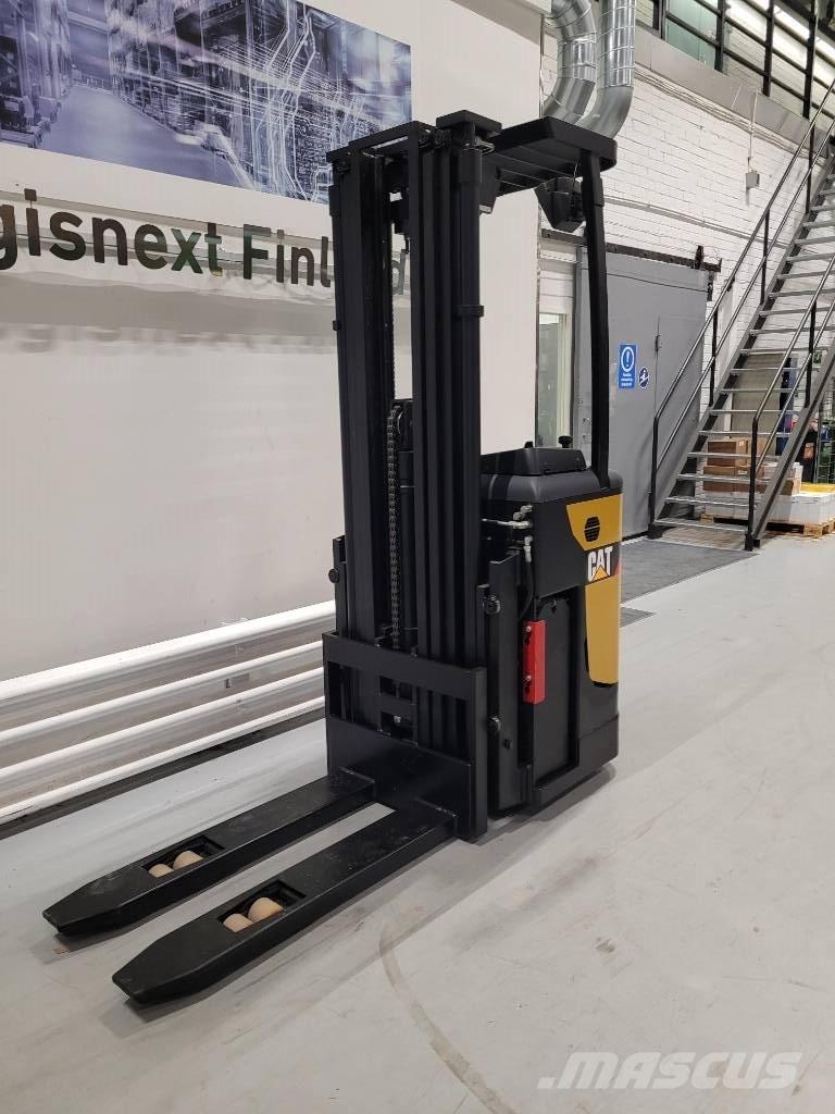 CAT NSR 16NI Selvkørende stablere