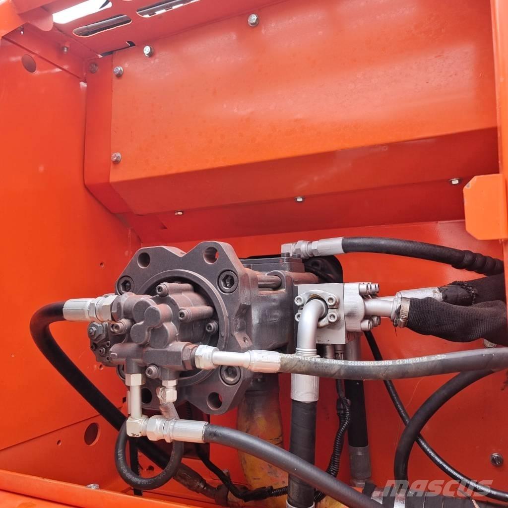 Doosan DX 225 LC Gravemaskiner på larvebånd