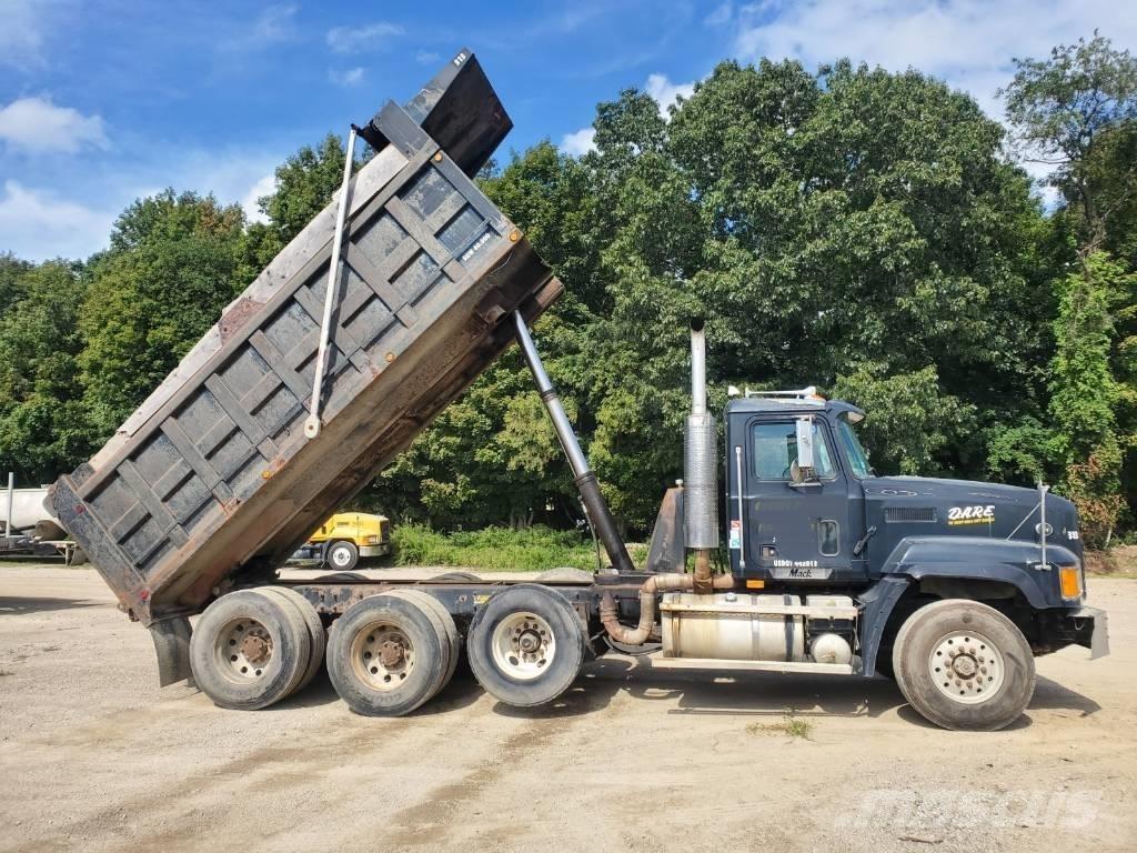 Mack CL713 Lastbiler med tip
