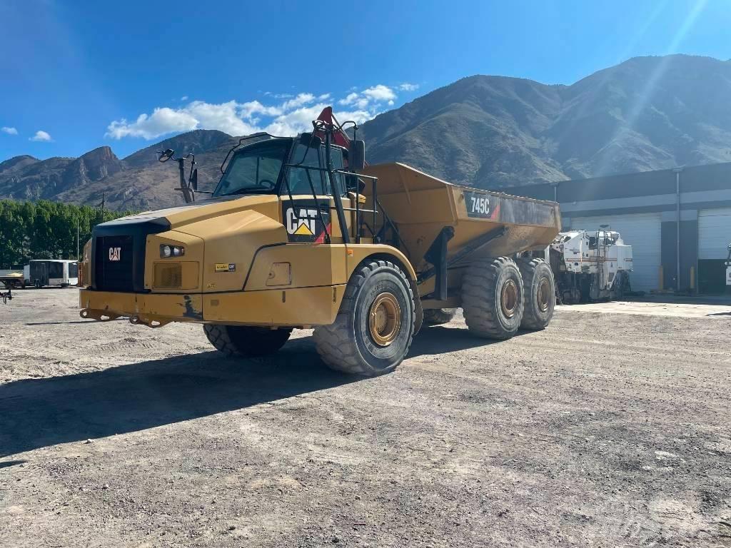 CAT 745 C Terrængående lastbiler