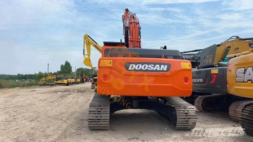 Doosan DX 225 LC Gravemaskiner på larvebånd