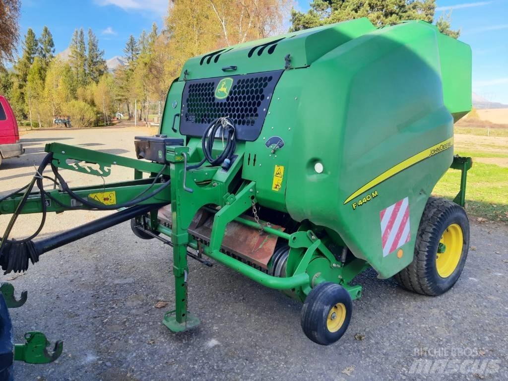 John Deere F 440 M Rundballe-pressere