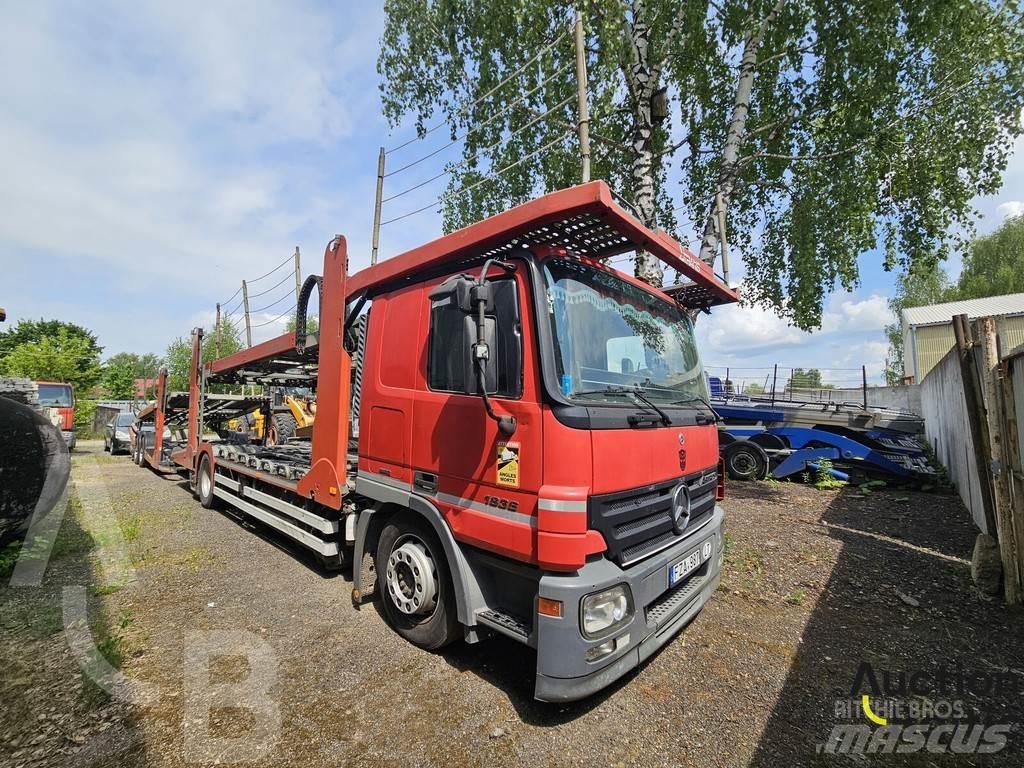 Mercedes-Benz 1836 Autotransportere / Knæklad
