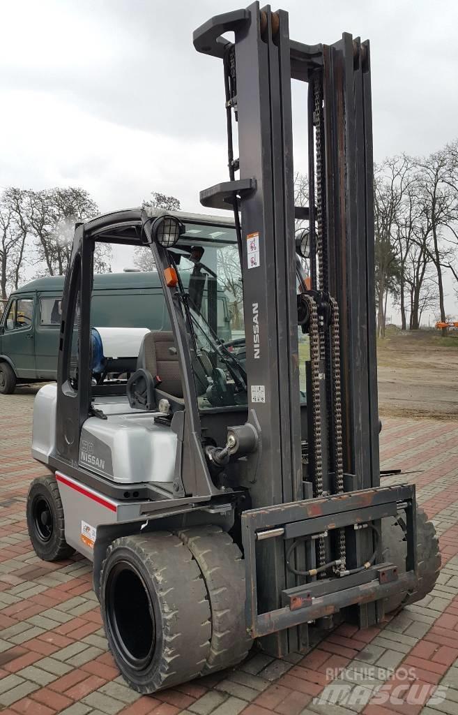 Nissan UG1D2A30LQ LPG gaffeltrucks