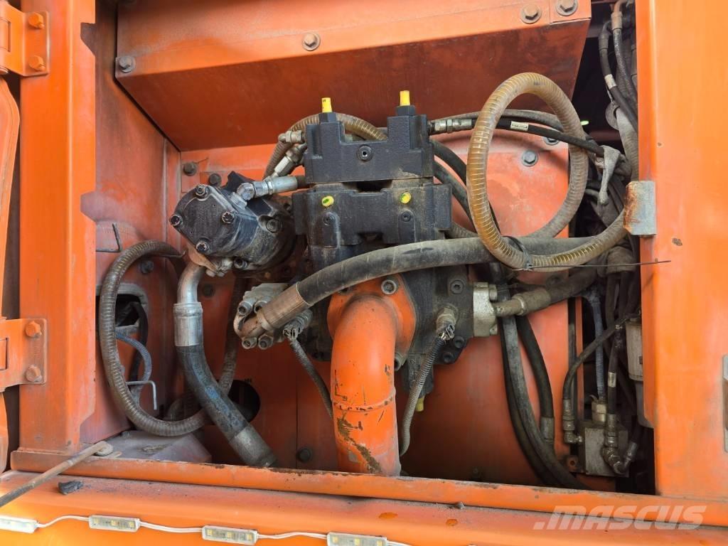 Doosan DX 210 W Wheeled excavators