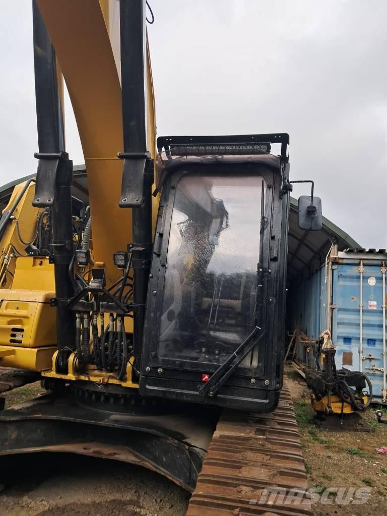 CAT 330FL Gravemaskiner på larvebånd