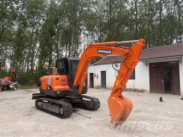 Doosan DX60 Gravemaskiner på larvebånd