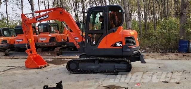 Doosan DX60 Gravemaskiner på larvebånd
