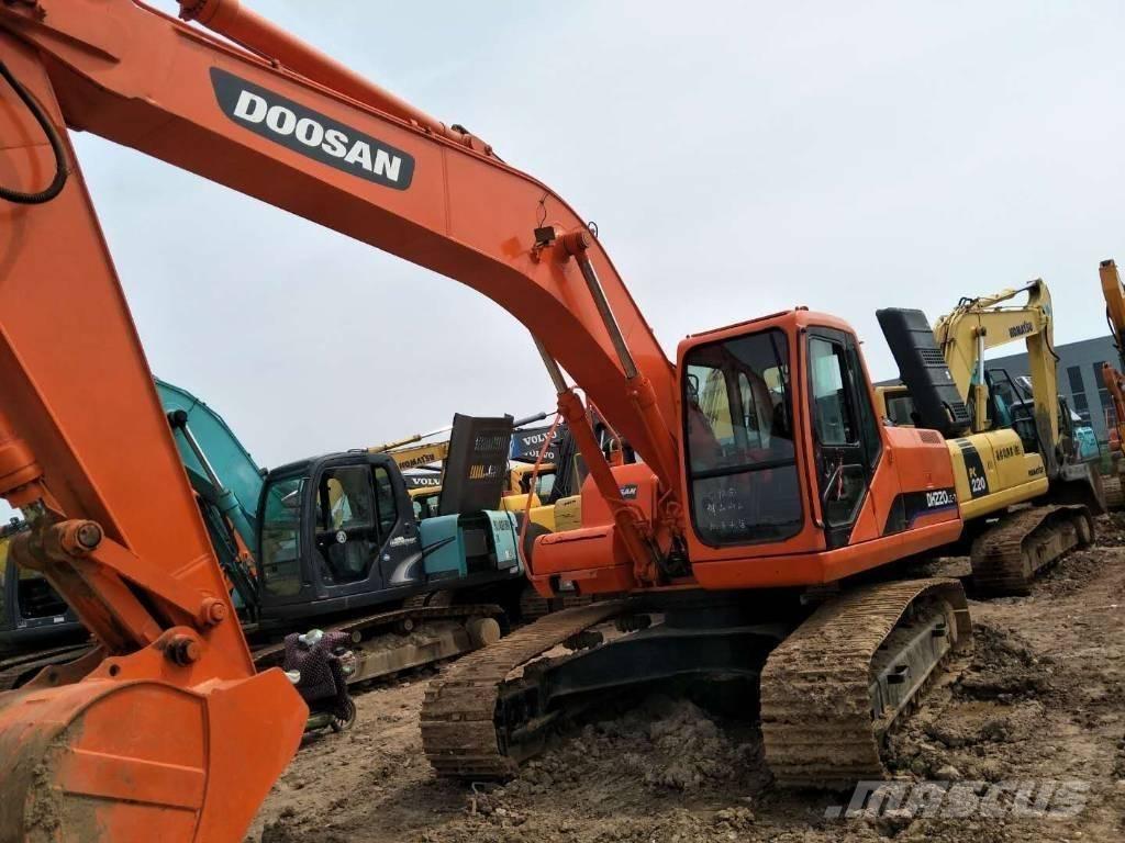 Doosan 225 Gravemaskiner på larvebånd