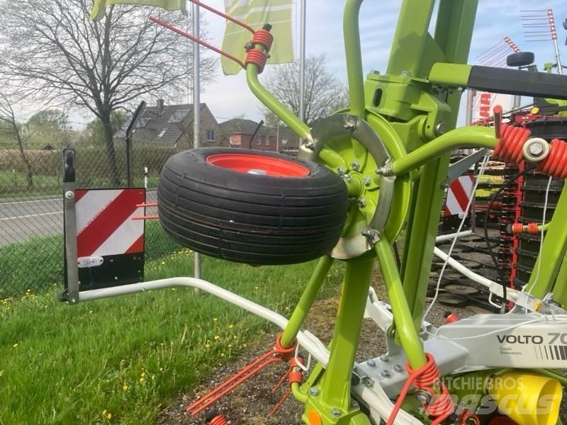 CLAAS Volto 700 River og høvendere
