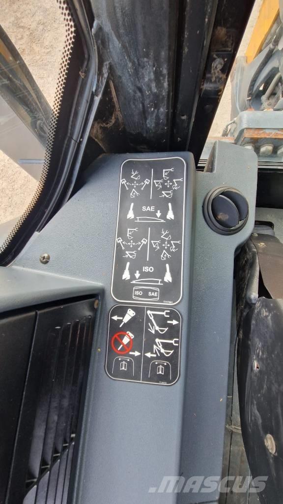 Terex TLB 890 Rendegravere