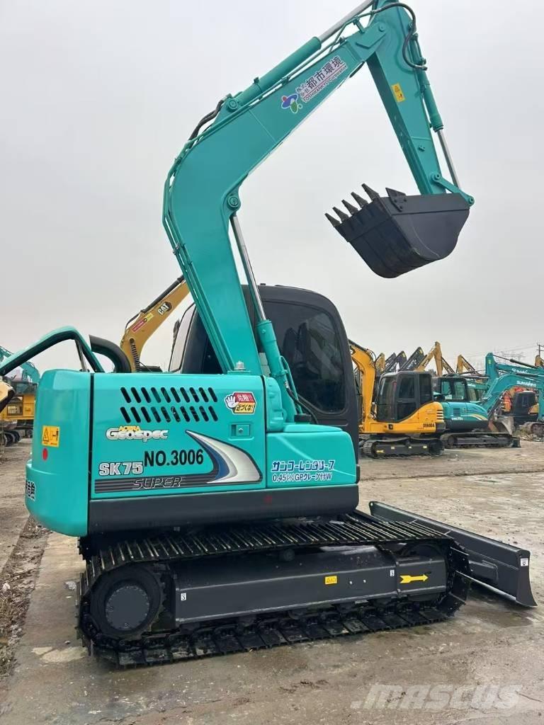 Kobelco SK 75 Gravemaskiner på larvebånd