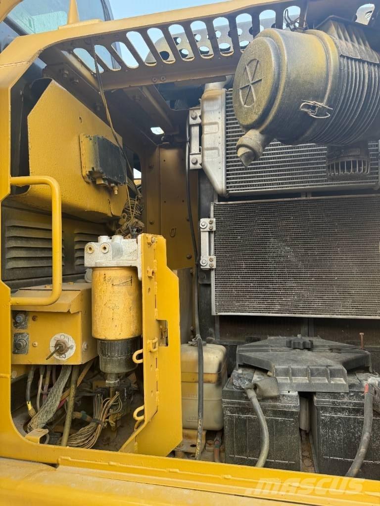 CAT 313 D Gravemaskiner på larvebånd