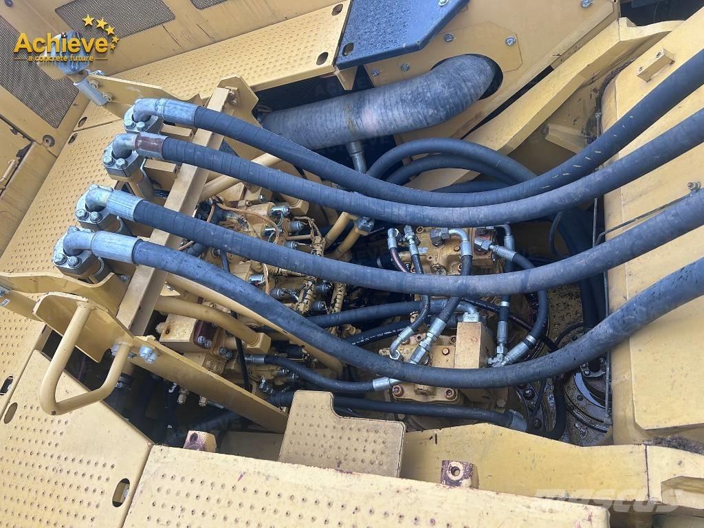 CAT 374 Gravemaskiner på larvebånd