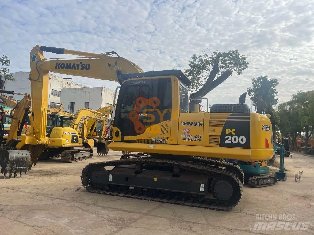 Komatsu PC 200-8 Gravemaskiner på larvebånd