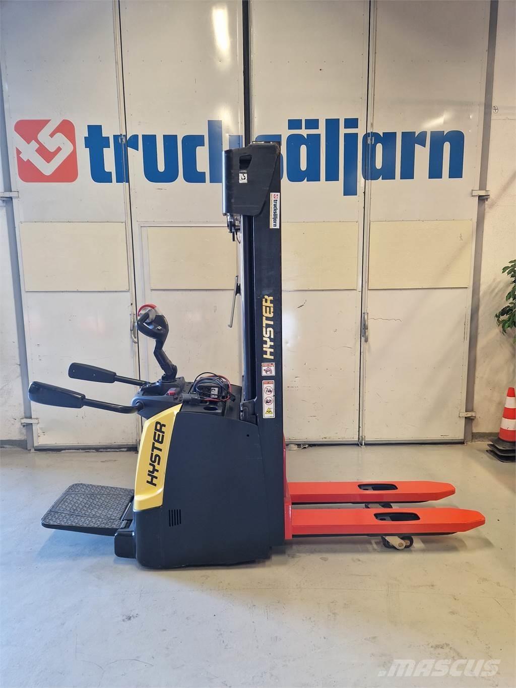 Hyster S1.4S IL Gaffelstabler med gående fører