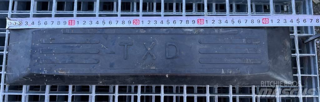  TXD 450A Bånd, kæder og understel