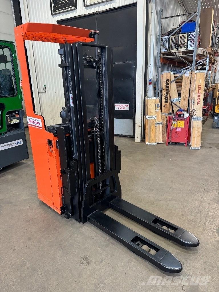 Toyota SSE135L Selvkørende stablere