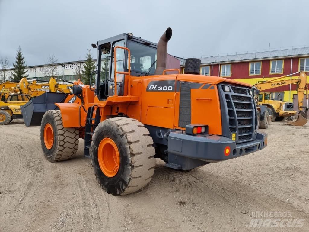 Doosan DL 300-3 Læssemaskiner på hjul