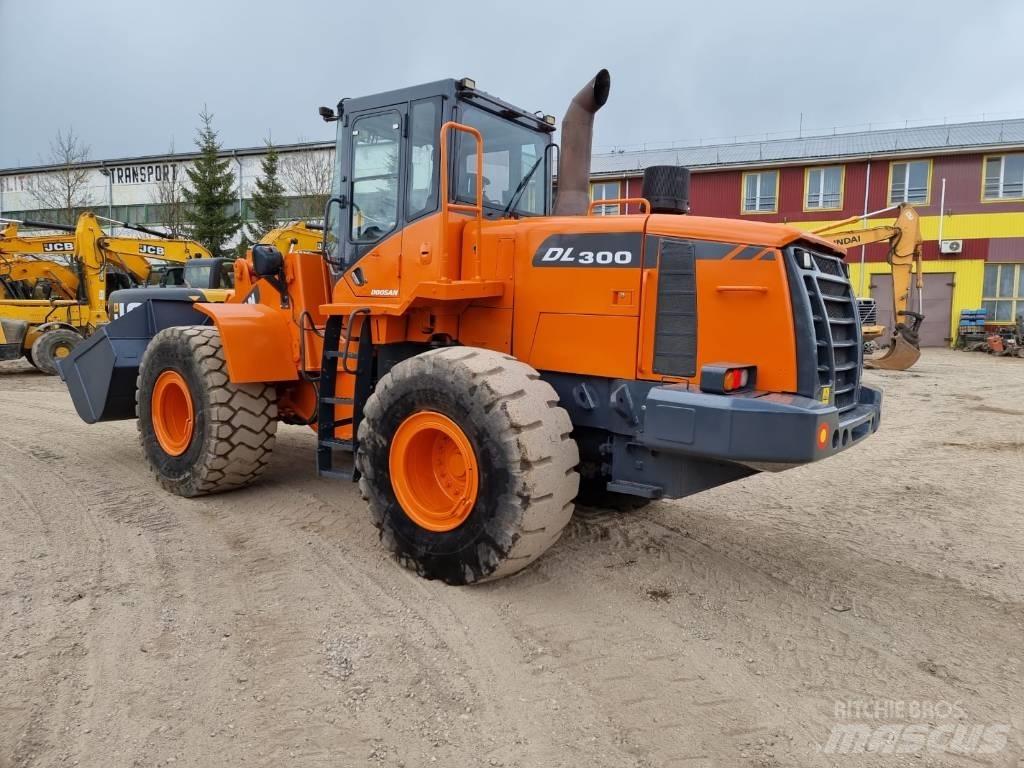 Doosan DL 300-3 Læssemaskiner på hjul