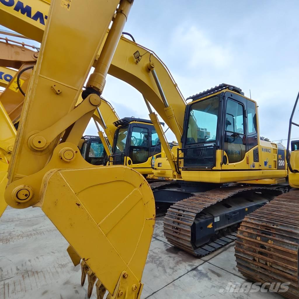 Komatsu PC 200-7 Gravemaskiner på larvebånd