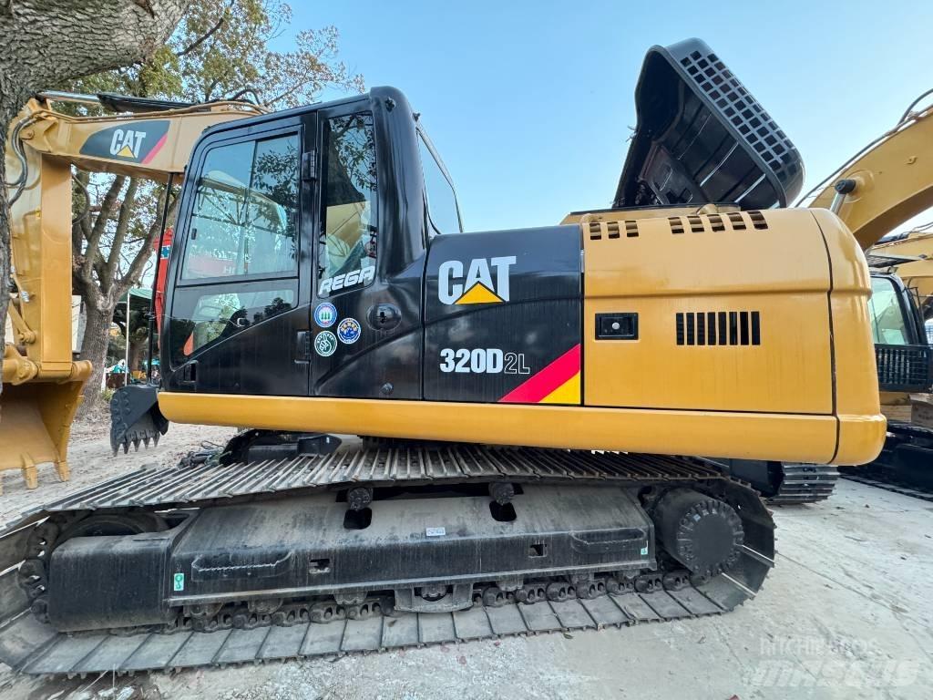 CAT 320D2L Gravemaskiner på larvebånd