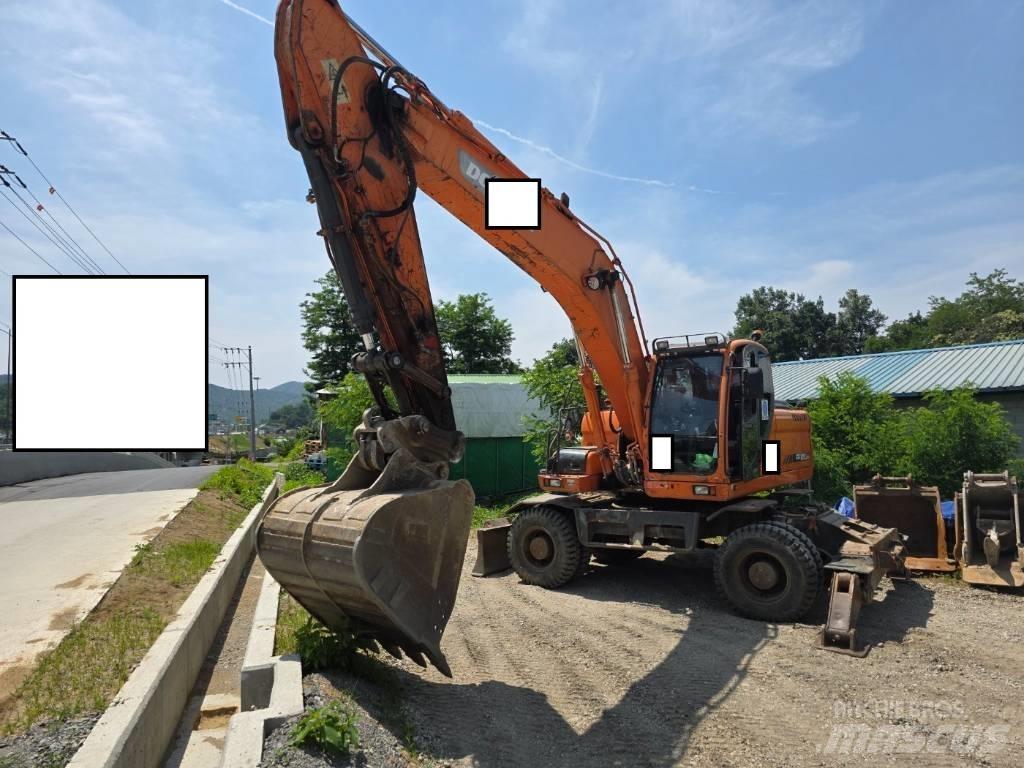 Doosan DX 210 W Gravemaskiner på hjul