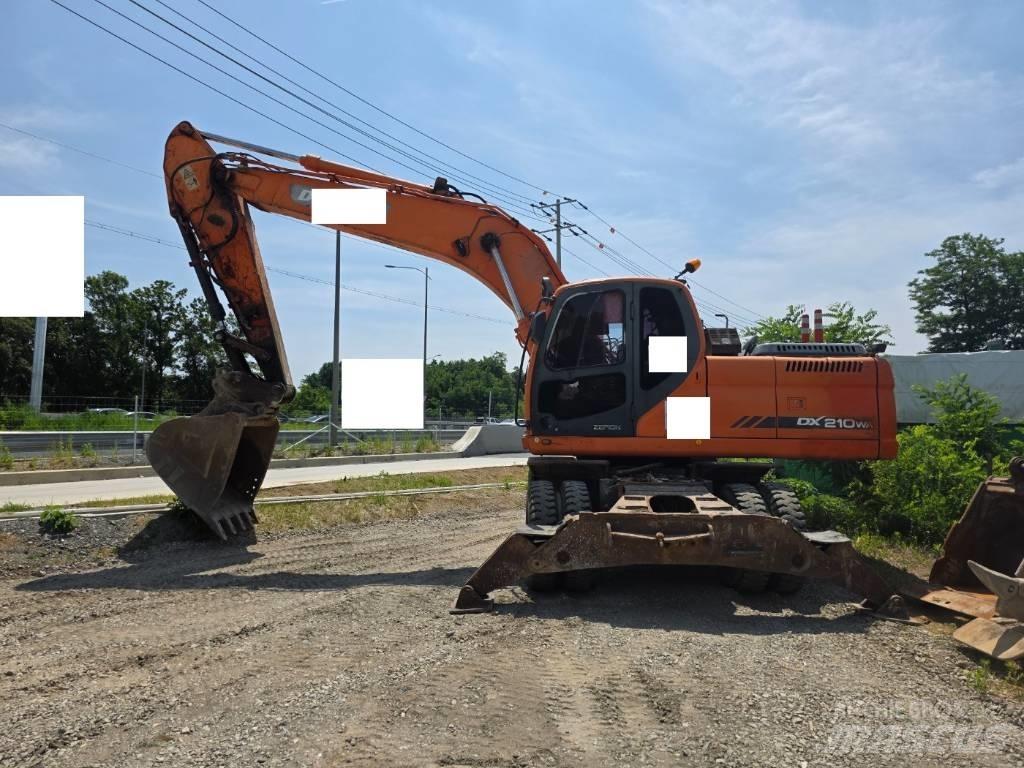 Doosan DX 210 W Gravemaskiner på hjul