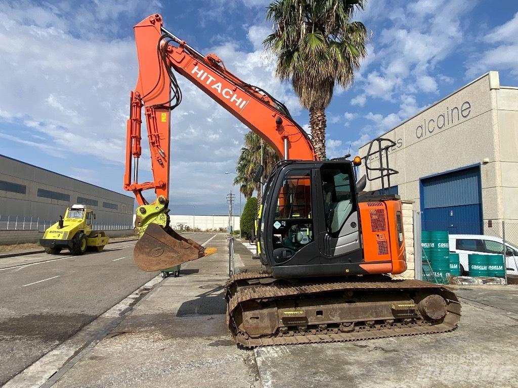 Hitachi ZX 135 US-6 Gravemaskiner på larvebånd