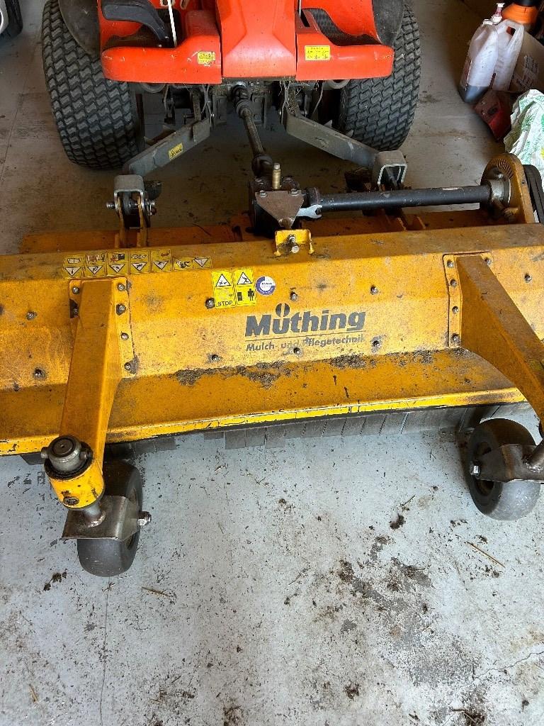 Kubota F 251 Monterede og efterspændte slåmaskiner