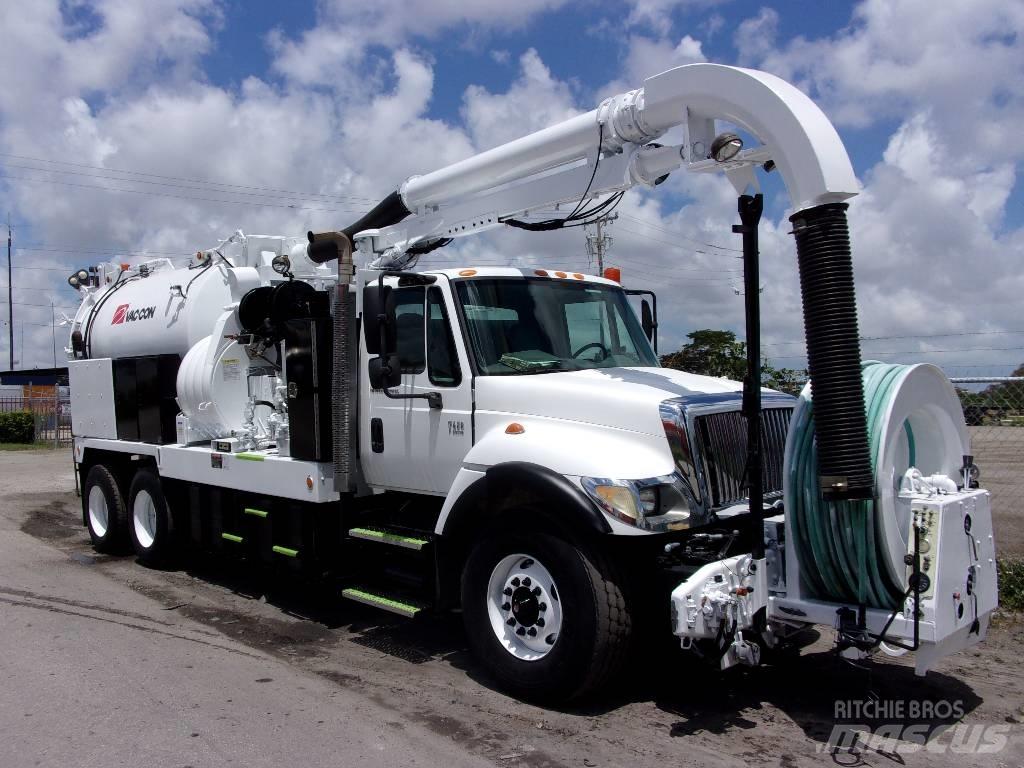 International 7400 Slamsuger