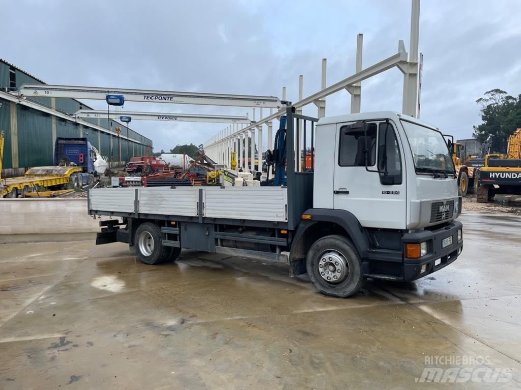 MAN 15.224 Lastbil med lad/Flatbed