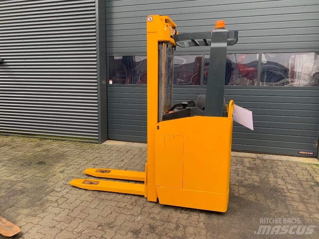 Jungheinrich ESC316 Reachtruck