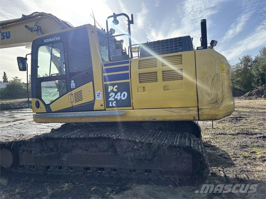 Komatsu PC240LC-11 Gravemaskiner på larvebånd
