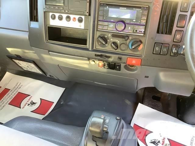 Isuzu N 75.150 Lastbiler med tip