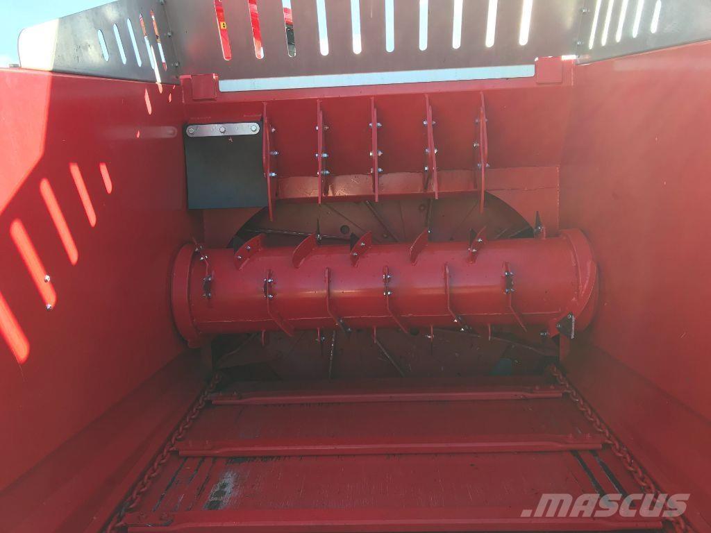 Silofarmer 280 Balleskærere og -stablere