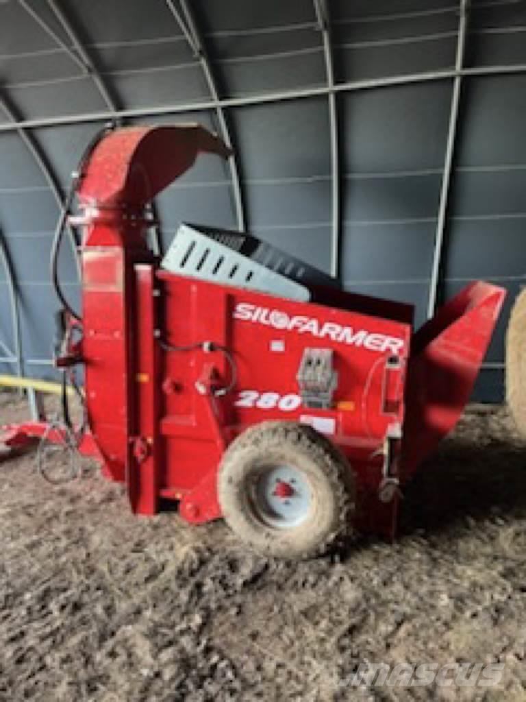 Silofarmer P 280 Balleskærere og -stablere