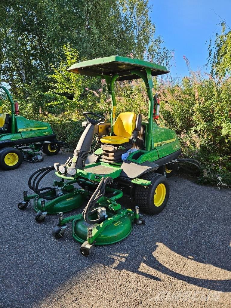 John Deere 7400 A Terræn-, trimme- og kantklippere