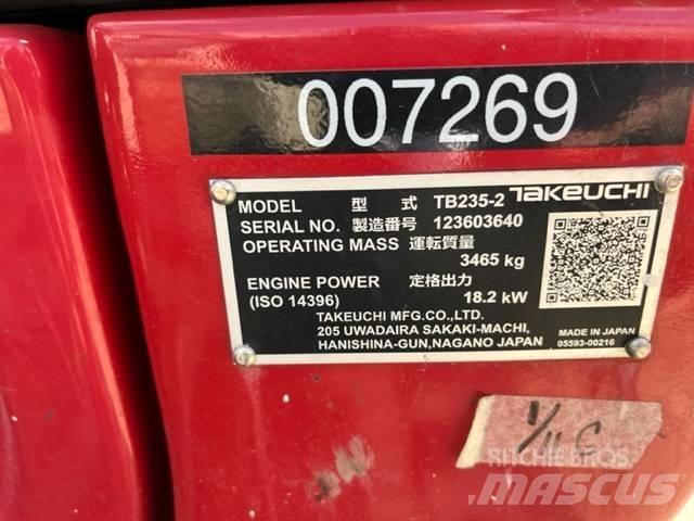Takeuchi TB235 Minigravemaskiner