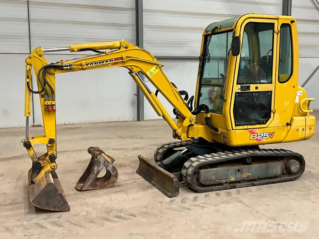 Yanmar B 25 V Minigravemaskiner